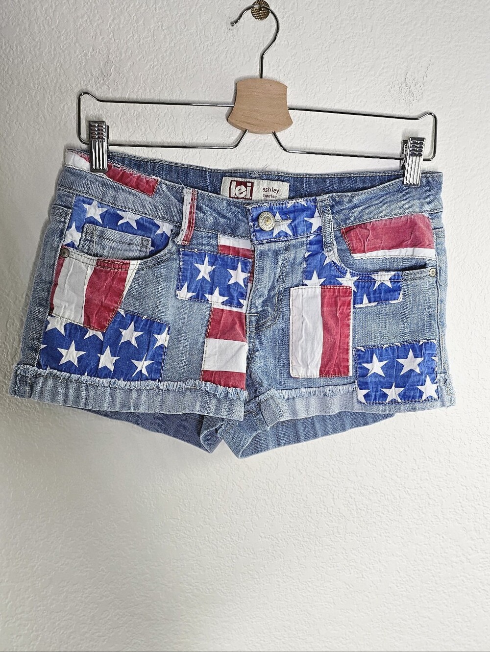 L.E.I Ashley Y2K American Flag Patchwork Low Rise Booty Denim Shorts 7